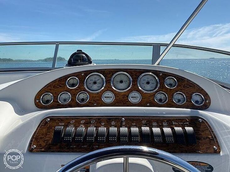 2001 Bayliner 3488 command