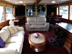 Monk-McQueen 74' Motoryacht  - Saloon