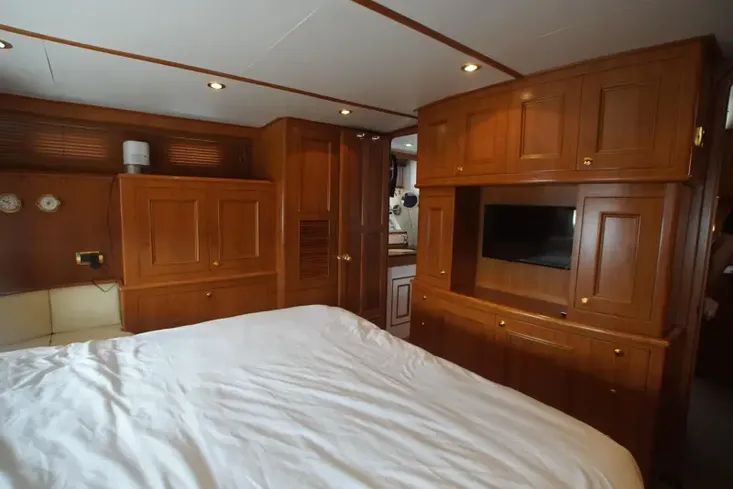 2005 Four Winns Horizon 240