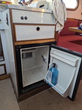 Non functional 12/240 in built refrigerator 