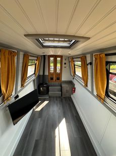 Stunning 57' Narrowboat (refitted)