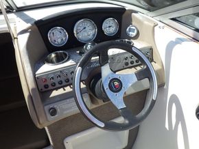 Mariah SC 21 Motor Boat - Helm Controls