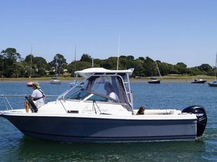 2011 Bayliner Trophy 2102 walkaround
