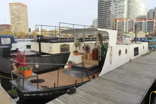 Dutch Barges 60