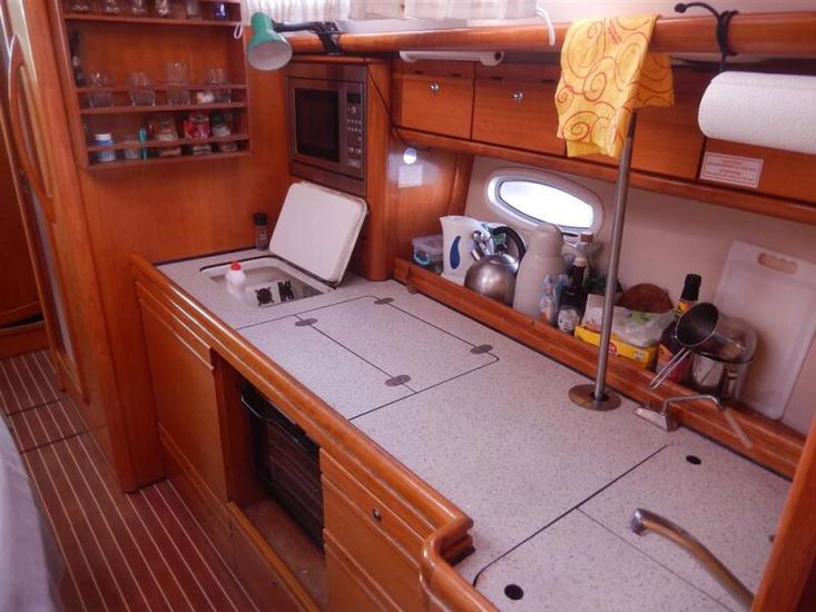 2008 BAVARIA 40 CRUISER