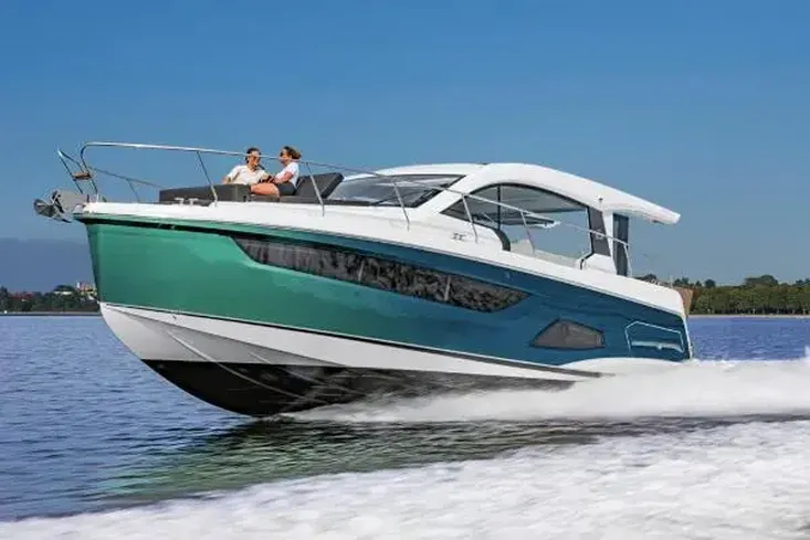 2024 Sealine C390