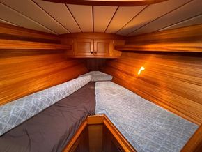 Najad 361  - Forward Cabin