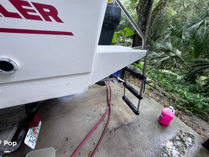 1995 Boston Whaler outrage 210