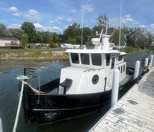 1985 32' x 11'6 PUSH TUG FOR SALE