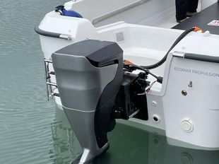 23ft Water Taxi - 10 seater