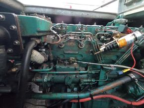 Fairline 32 Sedan  - Engine