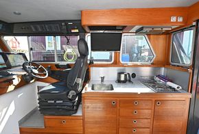 Salon main deck