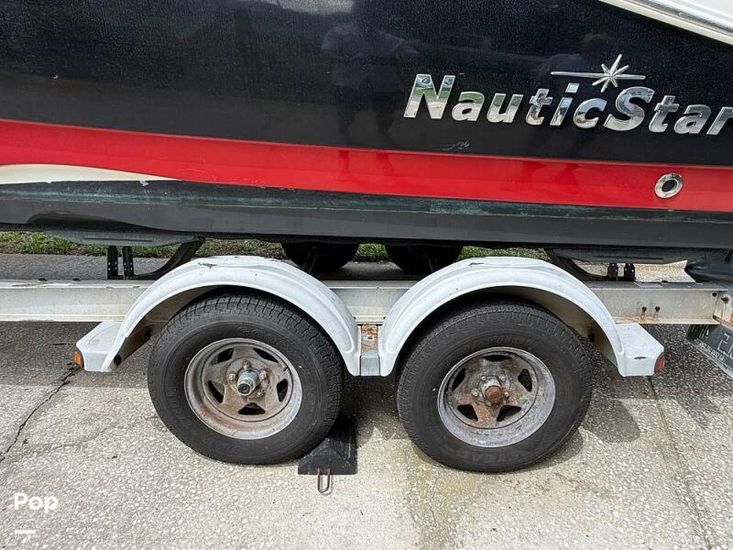 2016 NauticStar 223 DC Sport Deck