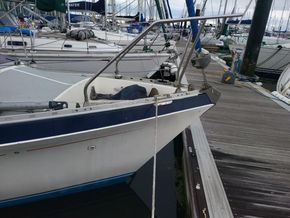 Moody 29  - Bow