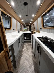 BESPOKE BOAT CO CUSTOM 57ft NARROWBOAT