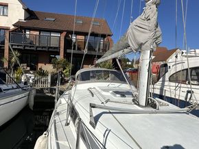 1993 Hunter Legend  Hunter Channel 323 12
