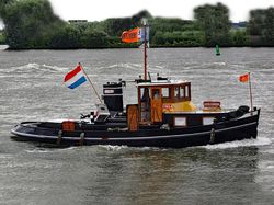 Classic tug boat in excellent condition for sale