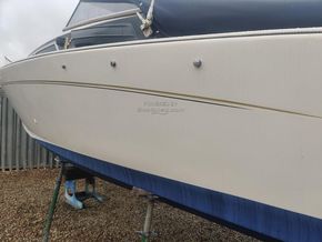 Triana Tropica 25  - Hull Close Up