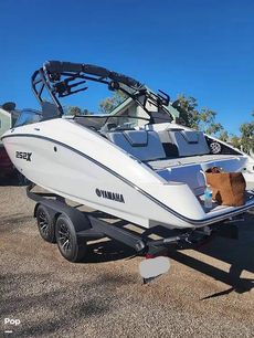 2023 Yamaha 252XE