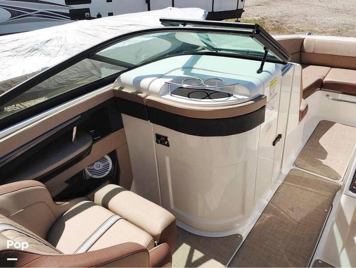 2017 Sea Ray 220 sdx