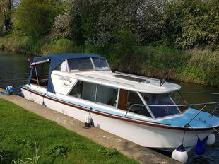 Seamaster 23 cabin cruiser