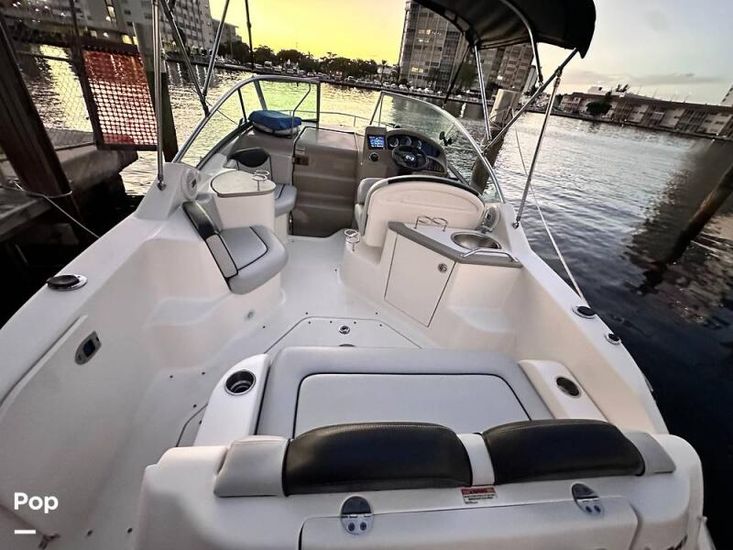 2007 Sea Ray 240 sundancer