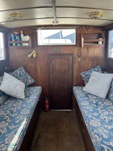 32 foot motor cruiser