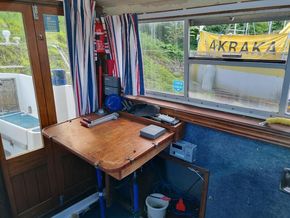 Pilot house navigation station