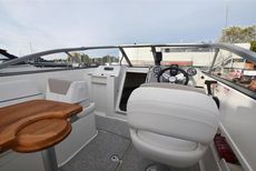 2015 Bayliner 642