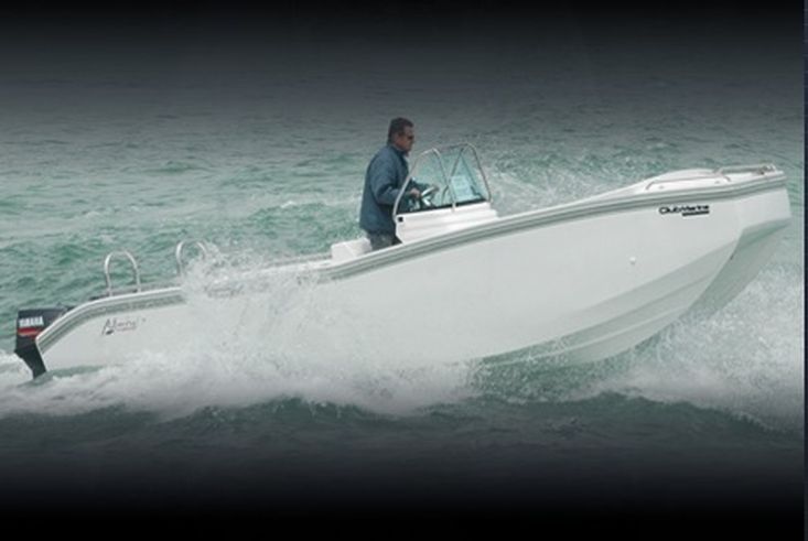 Admiral 23 Power Boat