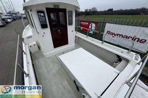 Hardy-Fishing-24-engine-hatch