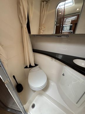 2015 Regal 28 Express 21