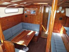 1993 Classic Yacht Robertson 35