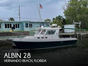 2007 Albin 28 Tournament Express Flush Deck