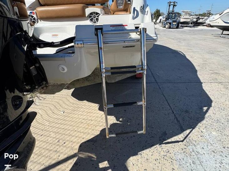 2023 Crownline E235XS