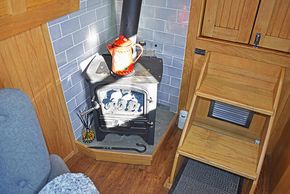 Solid fuel stove