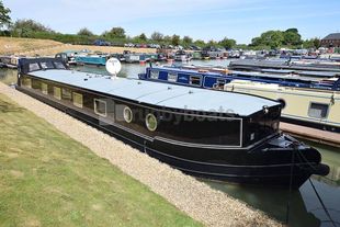 Stunning 70'x12' Reverse layout wide beam 2017 Collingwood