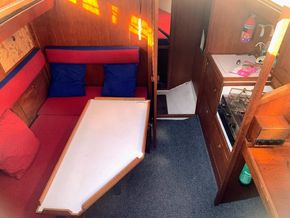 Cobra 750 Bilge keels - Interior