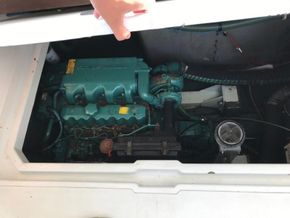 Fairline Antigua 32  - Engine