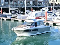 2012 Jeanneau NC 9