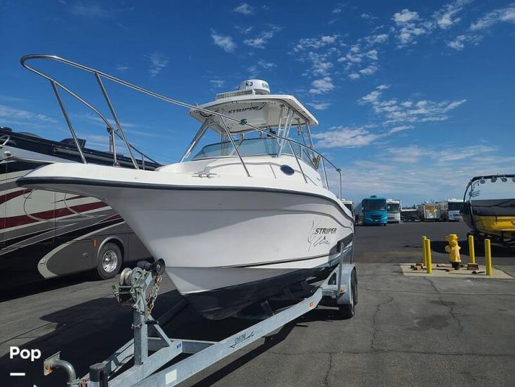 2004 Seaswirl 2301 striper