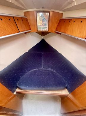 1990 Beneteau First 32s5 25