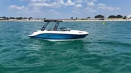 2021 Sea Ray 230SPX