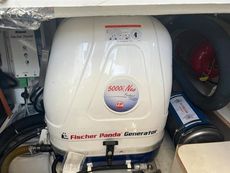 2018 Sealine C330
