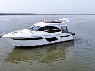 2019 Princess F50 with Seakeeper Gyro