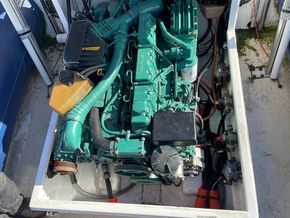 RIB 7.2M Coded Commercial - Engine