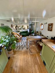 Beautiful 56ft x 10ft Narrow-Widebeam