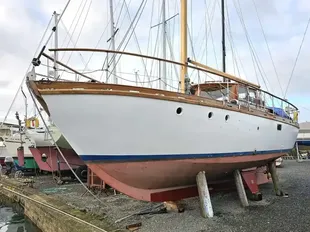 1978 Twin Screw Motor Sailor by John Bain