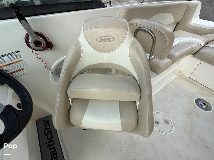 2016 NauticStar 223 DC Sport Deck