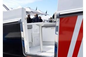 Jeanneau Merry Fisher 796 Sport - side door for easy access to pontoons